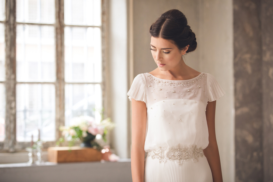 Bezuabernde Braut mit zartem Look für den perfekten Greenery Trend fotografiert von Fotografa Matriminio