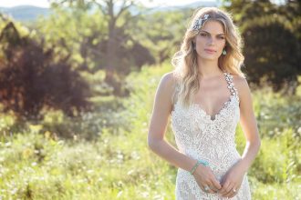 Boho Brautkleid Spitze von Lillian West auf dem Hochzeitsblog Brautsalat