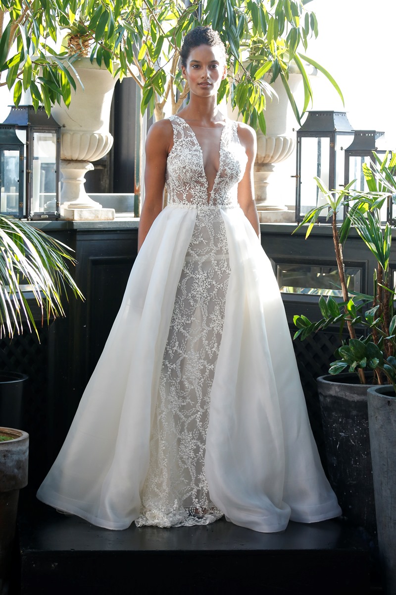 sexy Brautkleid mit Tüllrock und Perlen von Francesca Miranda auf dem Hochzeitsblog Brautsalat