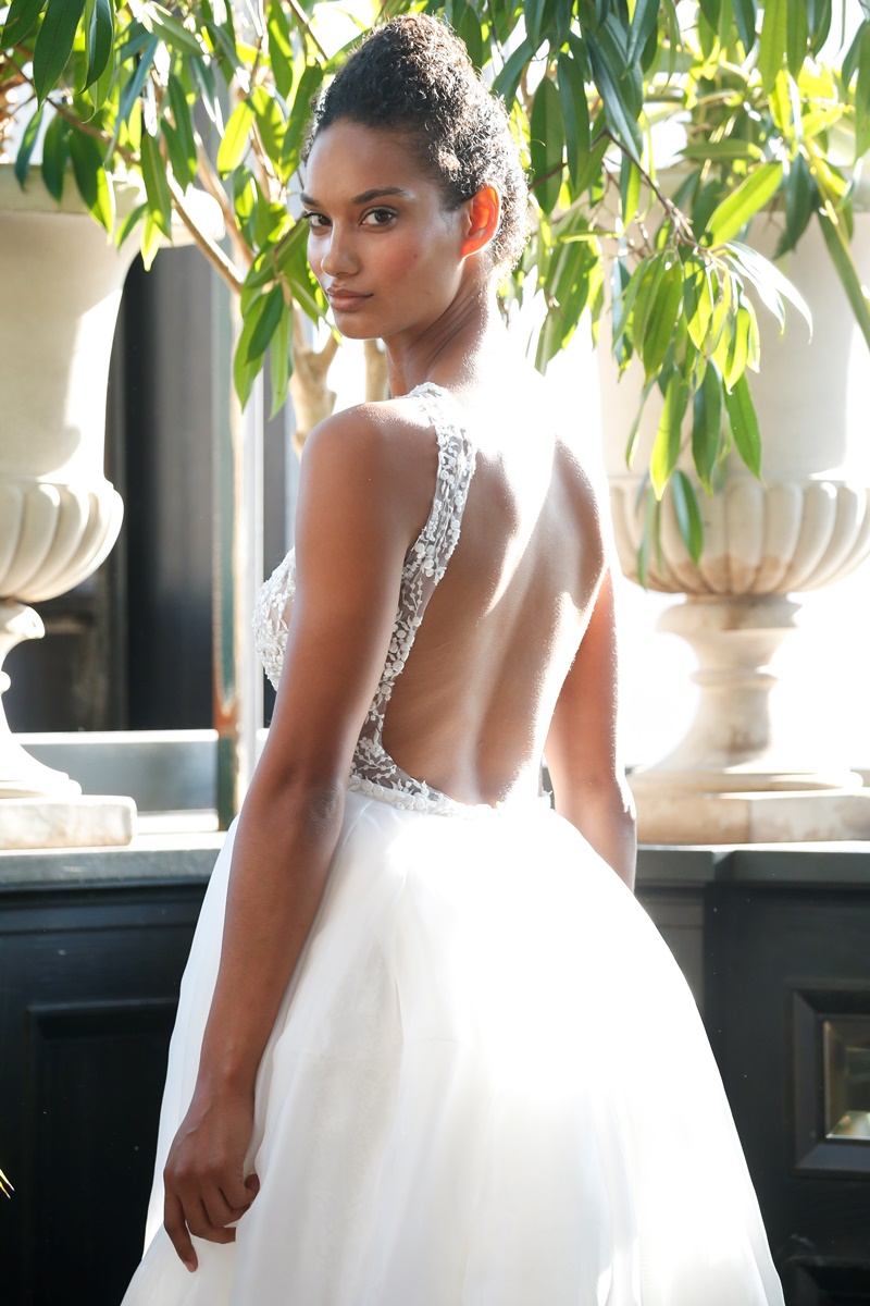 Tüllrock Rückenausschnitt Brautkleid von Francesca Miranda auf dem Hochzeitsblog Brautsalat