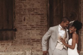 Romantische Hochzeit im tropischen Haiti