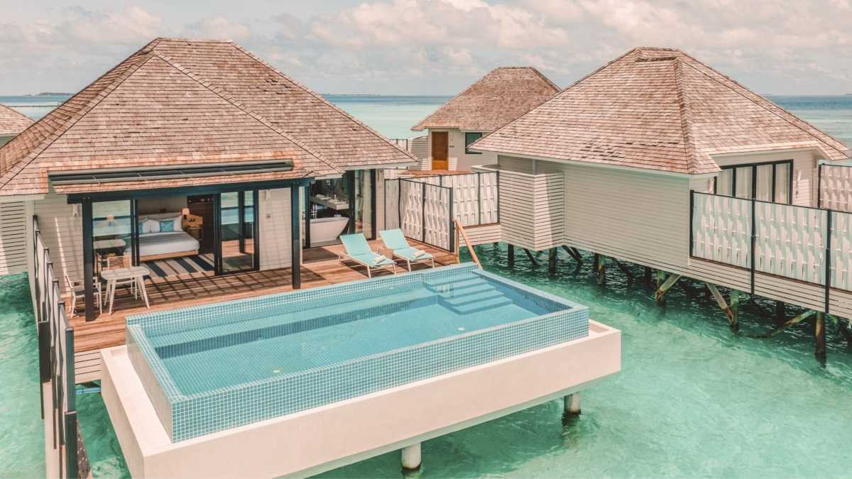 Ab in die Flitterwochen: Nova Maldives Water Villa with Pool