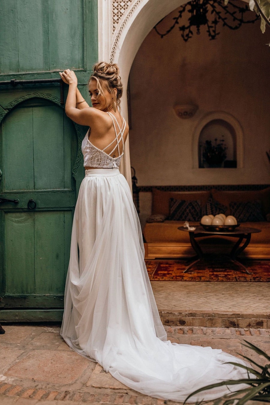 Zweiteiler-Brautkleid mit langer Schleppe